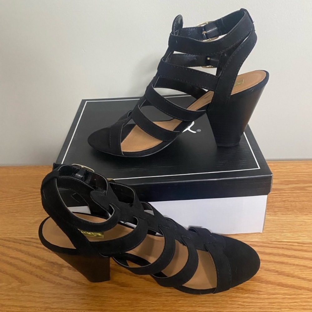 Elegant Black Strappy Heels - new in box